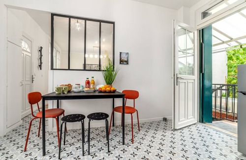Juvisy-sur-Orge House | Near to Paris & Orly Airport. Lovely house, one minute walk Juvisy train station