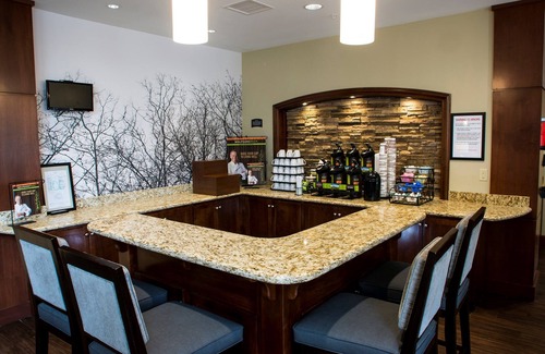 Lexington Condo | Near U of Kentucky. Free Breakfast. Indoor Pool.