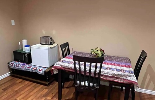 Brantford House | Neat & Cozy Private Basement in a House for your stay