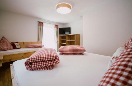 Schmirn House | Nedererhof - Zimmer Edelweiß mit Gemeinschaftsküche