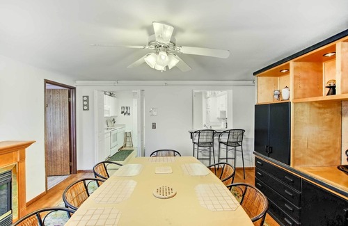 Neenah House | Neenah Home w/Deck: Near Lake Winnebago