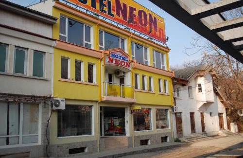 Shumen House | Neon Guest Rooms