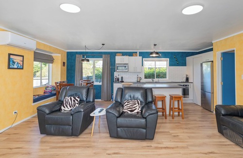 Cooks Beach Cottage | Nest by the Beach - Cooks Beach Holiday Home