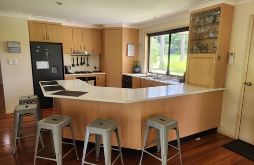 Safety Beach House | Nestled in the peaceful heart of tranquil Safety Beach only minutes from beach