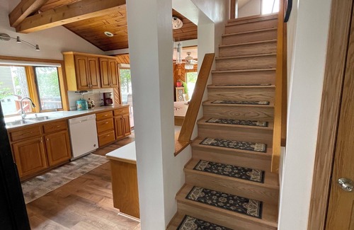 Grand Rapids House | Nestled in the Whistling Pines Charming 2-bedroom home sleeps 6 in Grand Rapids!