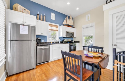 Sunnyside House | Nestled Inn is your home away from home just steps away from the beach!