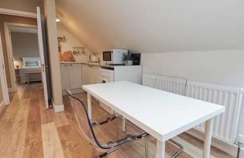 Cheshire West and Chester Cottage | NETTLEFORD EXHALE, pet friendly, with a garden in Kelsall