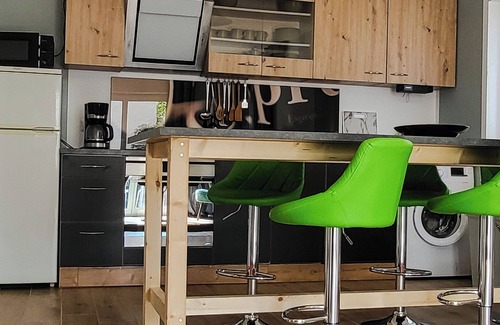 Suedwest House | Neu Gebautes Ferienhaus mit Terrasse - Nähe Auwald und Cospudener See