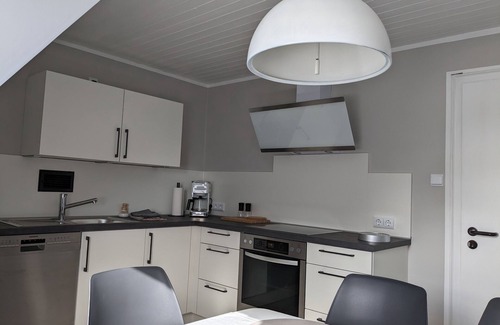 Bad Berleburg Apartment | Neu Renovierte 90qm Ferienwohnung im Dachgeschoss