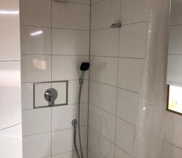 Sindelfingen Apartment | Neu saniert, 7 Personen, direkt an der Autobahn und Mercedes Werk