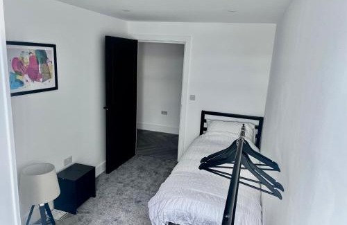 Royston Apartment | New 2 Bed Apartment in Royston High St