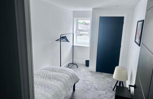 Royston Apartment | New 2 Bed Apartment in Royston High St
