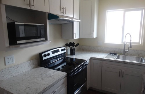 Mira Mesa House | New 2-bedroom detached house with full Kitchen WiFi, AC Laundry, Courtyard