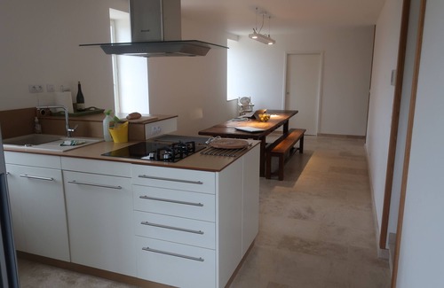 Thury House | NEW 2016: BEAUTIFUL, FULLY RENOVATED FARMHOUSE 150M2, NEAR BEAUNE, WINEYARDS, A6