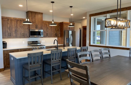 Pequot Lakes Cabin | NEW! 2023 Built Spacious Lake Home on Cross Lake