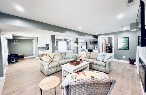 Whalehead Beach Condo | *NEW -25ft to Beach, 2br. Oceanviews.Pool.Hot Tub
