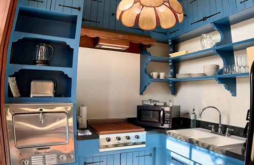 Faubourg Marigny Bed & Breakfast | NEW 3-bdrm top floor of mansion w/balconies at French Quarter and Frenchmen St.