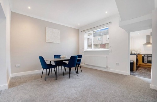 Spennymoor House | NEW! 3-Bedroom Homey Vibes in Stratton, Sleeps 6