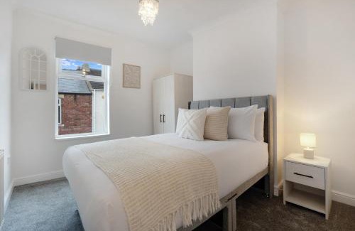 Spennymoor House | NEW! 3-Bedroom Homey Vibes in Stratton, Sleeps 6