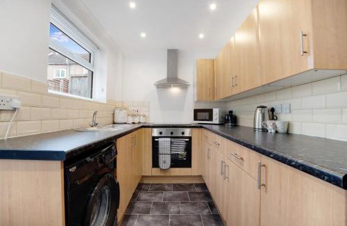 Spennymoor House | NEW! 3-Bedroom Homey Vibes in Stratton, Sleeps 6