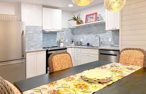 Morehead City Apartment | New 3 BR/2 bath Suite. Near Historic Beaufort. Kitchen, W/D, extras! No stairs.