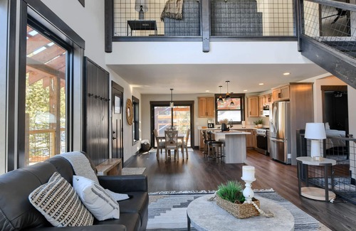 Lead Cabin | New 3-Level Property with Paved Roads, Open Floor Plan, Clubhouse Access!