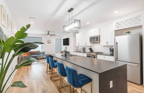 North Austin Civic Association Condo | NEW! 30 day + designed for working professionals