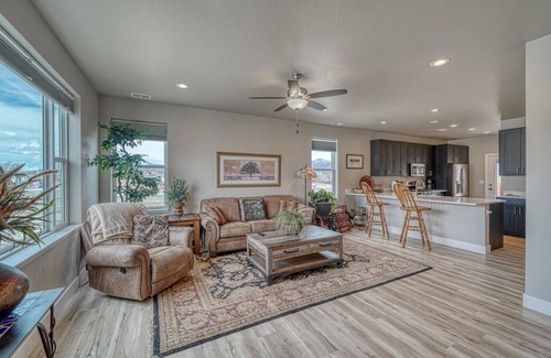 Salida House | New 3bd 3ba Townhome in Salida near Downtown!