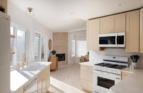 Guajome House | New 4 Bed Home with Spa, Fire Pit & Tranquil Vibe