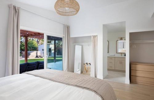Guajome House | New 4 Bed Home with Spa, Fire Pit & Tranquil Vibe