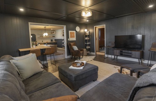 Walnut Creek House | New! 5 minutes to the Heart of Amish Country!