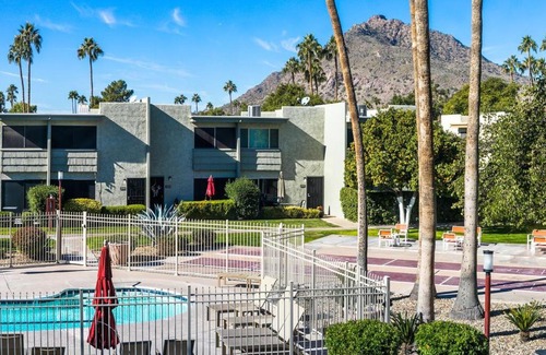 South Scottsdale House | New *5*STAR Listing! Poolside, Old Town Scottsdale Condo/TownHome