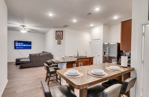 Richwood House | New 5BR Luxury · Sleeps 10 · Lake Jackson