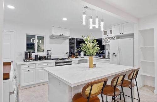 Westminster House | NEW! A Modern Oasis with Game room 15mins to Disneyland,beaches&more!