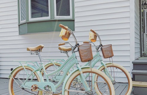 Jefferson Cottage | *NEW* Adorable French Country Cottage w/Free Bikes