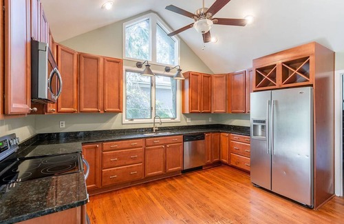 Vanderhorst Plantation House | NEW! Adorable home close to beach with gorgeous lagoon and golf course view