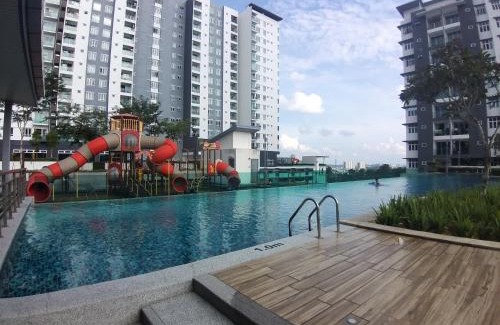 Kajang Apartment | New and Comfy Vacation Home