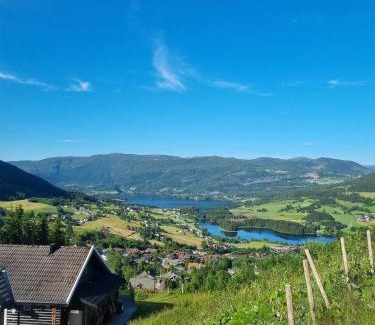 Skulestad House | New and Exclusive Cottage in Voss with a great view