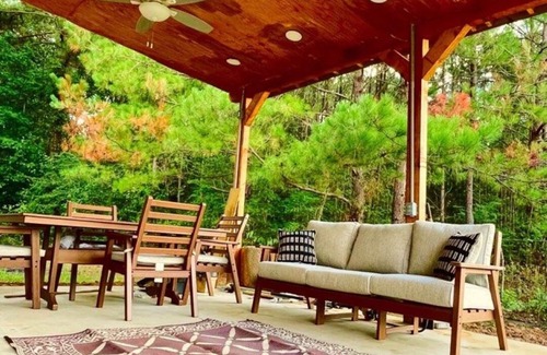 Grapeland House | NEW AND IMPROVED FARMHOUSE BUNGALOW! Location: Grapeland, TX Accommodates: 1-12