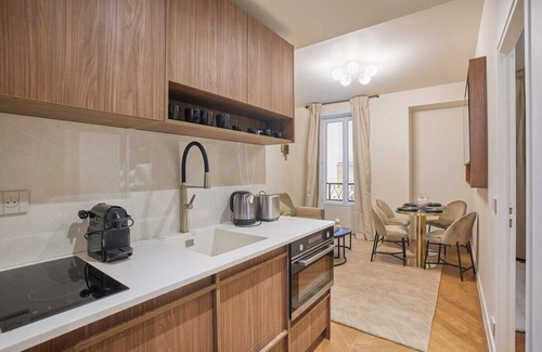 Porte-Saint-Martin Apartment | New apartment Center of Paris/Le Marais