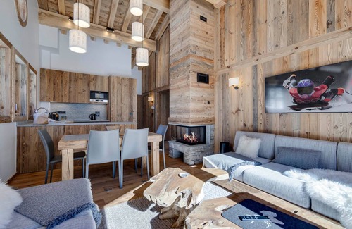 Le Fornet Apartment | New Apartment, Close to the Slopes - Fireplace, Parking, and Modern Amenities