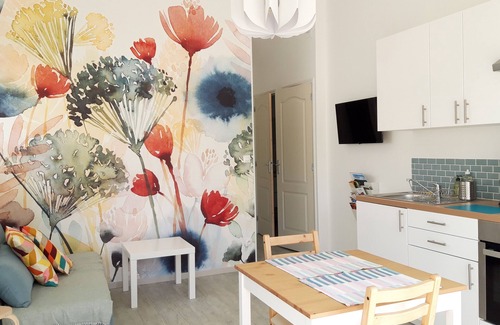 Blauzac Apartment | New apartment with air conditioning, terrace and swimming pool near Uzès