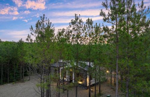 Pickens House | New At Ease Honeymoon Cabin Hot Tub Romantic