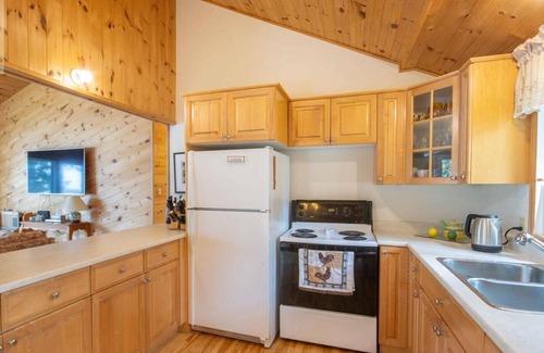 Madawaska Valley Cottage | *New*Barry's Bay Cottage on Trout Lake -close to all amenities!