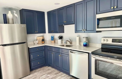 Wells Beach Condo | NEW Beachside Wells Beach Condo with Pool