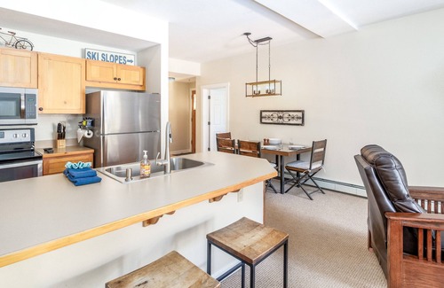 Lakeside Village Condo | NEW. Beautiful Condo. Quiet Location. Hot Tub.