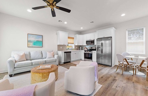 Youngsville House | New Breezy Cottage | King Bed | Mini-Golf + Park