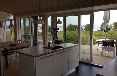 Grønninghoved Strand House | New, bright, well-equipped cottage with stunning panoramic views