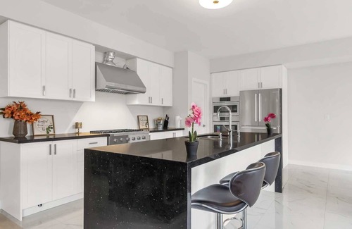 Severn House | New-Build Beauty ~ 5BR Retreat in Charming Severn