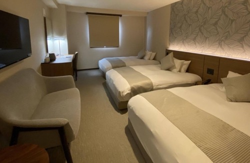 Toon Hotel | New building Triple room RO | Breakfast inclu/Toon Ehime